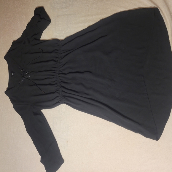 Elegant Black Lace-Up Dress - Picture 2 of 2